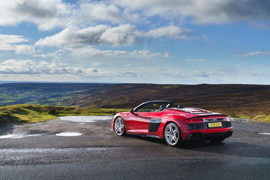 Audi R8 V10 Performance Spyder 2019 года  (UK) (фото 13 из 40)